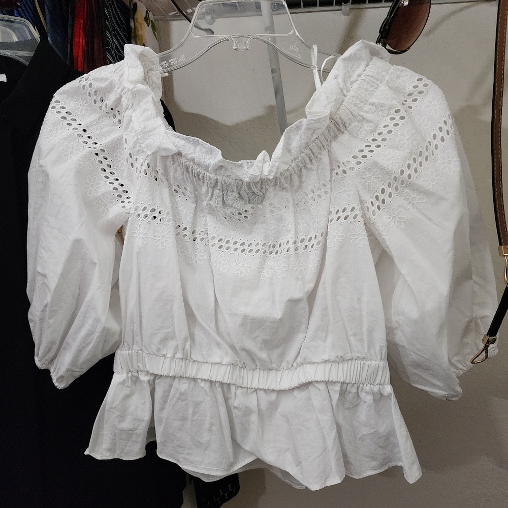 Ryegrass White Top On/ Off the Shoulder Peasant Eyelet Embroidery - Picture 7 of 8